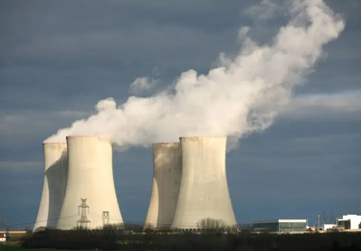 Francja: 18 elektrowni atomowych. Jak atom napędza ten kraj?