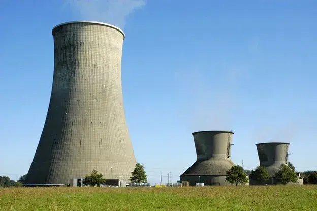 Zarobki w polskiej elektrowni atomowej: Ile zarobisz?